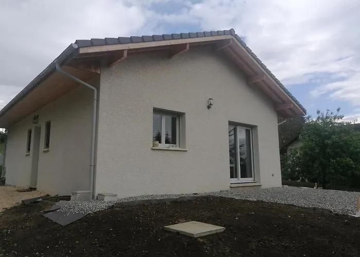 Au Fond Du Village