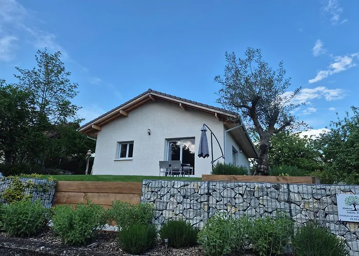 Au Fond Du Village